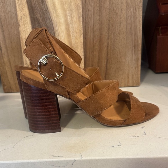 Tommy Hilfiger Women's Tan Strap Sandals - Picture 5 of 6
